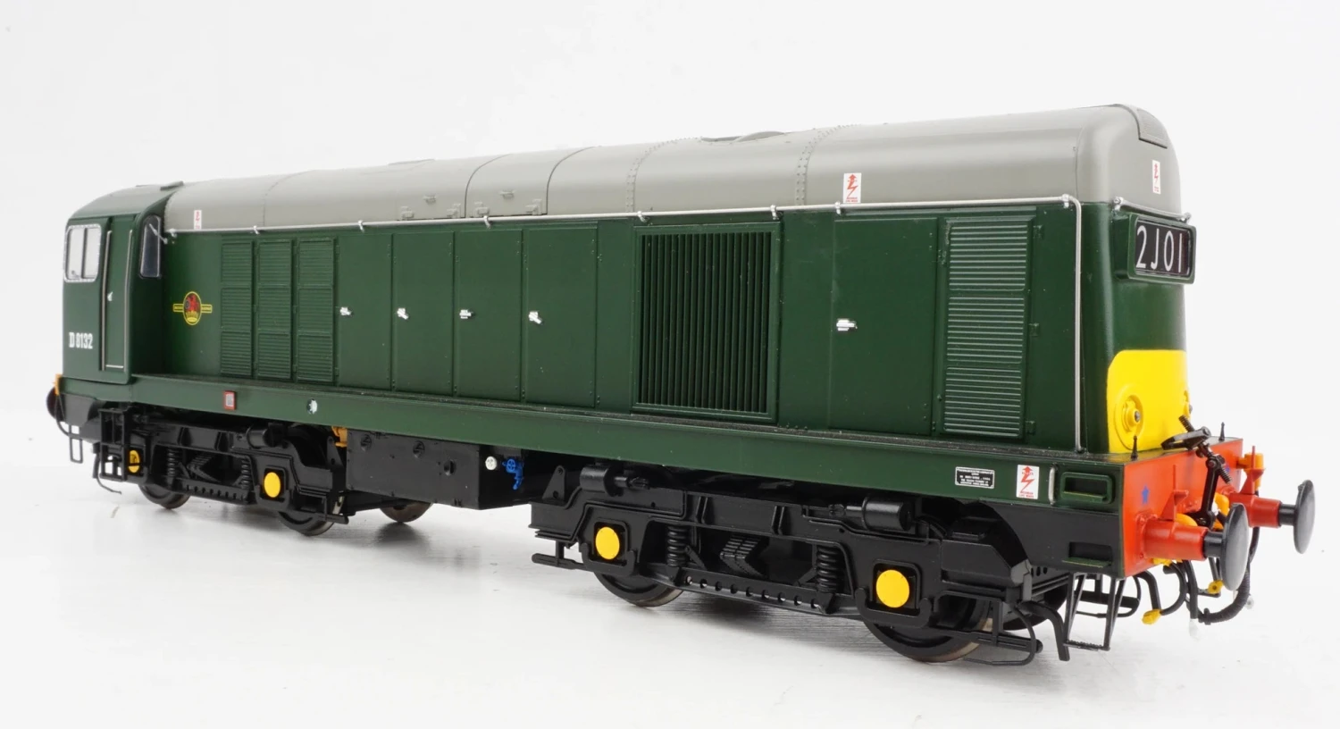 Class 20 BR Green SYP D8132 (Centre Headcode) Diesel Locomotive 2 Class 20 BR Green SYP D8132 (Centre Headcode) Diesel Locomotive - Image 2