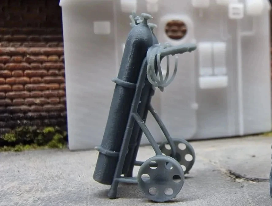 O Gauge Loco & Diesel Depot - Oxy-Acetylene Trolley Loco Shed Detailing 1948-1968 2 O Gauge Loco & Diesel Depot - Oxy-Acetylene Trolley Loco Shed Detailing 1948-1968 - Image 2