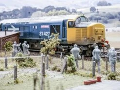 O Gauge 1995-Present Privatisation - Lineside Photographer Bundle -HORNBY Sales Store 9008 diorama scaled 3ebcaaf7 de54 4e69 8c82 585ab3f52d1c