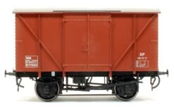 BR Standard Plywood Van Diagram 213 Bauxite B771500 -HORNBY Sales Store IMG 1314