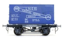 Conflat GWR 39330 & Container LNER Removals BK818 - Weathered -HORNBY Sales Store IMG 1375