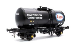 35T 'B' Tank ESSO Black (alt Livery) No. 3650 5 35T 'B' Tank ESSO Black (alt Livery) No. 3650 -HORNBY Sales Store IMG 3194 9bb16dab 956c 441c b3f9 a2ae34067022