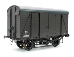 Southern Railway 12T Van Grey 48977 -HORNBY Sales Store IMG 3592 2c43ce1f d001 4e09 a194 f483295a5bf2