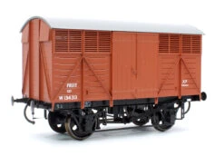 GW BR Western Fruit A Van Bauxite B134313 -HORNBY Sales Store IMG 3625 106531fd c5d1 4590 b9f4 4d60eb9352df