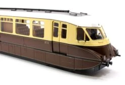 Pre-Owned Streamlined Railcar 10 Lined Chocolate & Cream GWR Monogram Diesel Locomotive - DCC Sound -HORNBY Sales Store IMG 3733