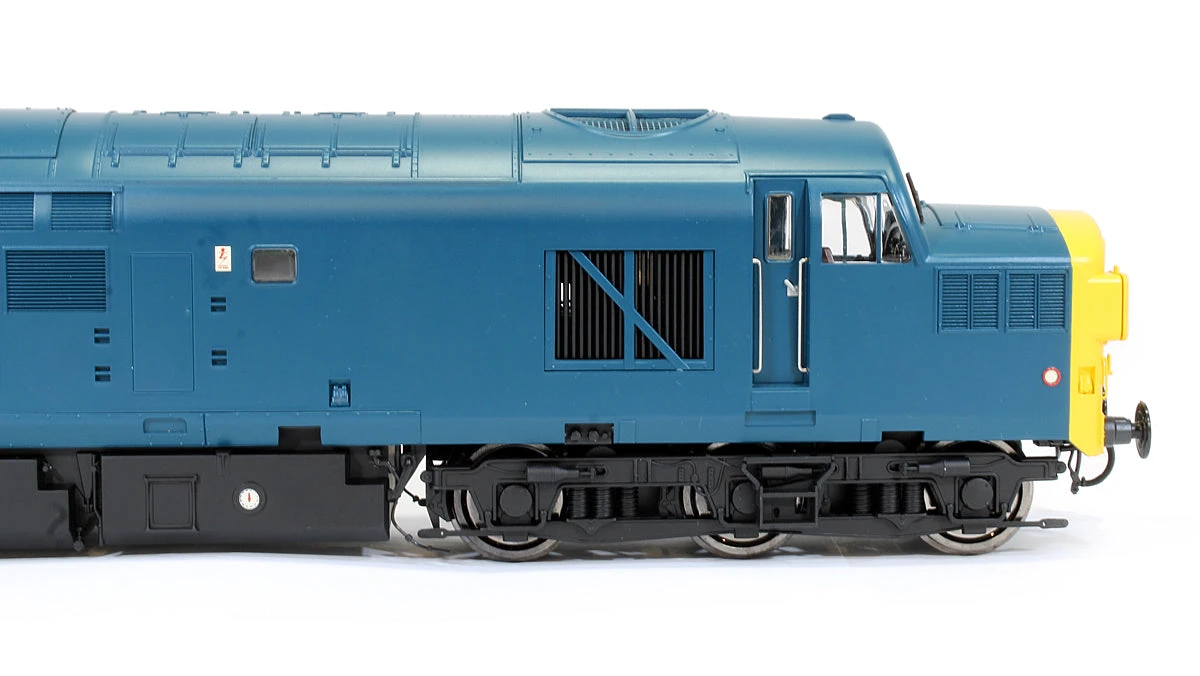 Pre-Owned BR Blue Class 37 (Un-Numbered) Diesel Locomotive 4 Pre-Owned BR Blue Class 37 (Un-Numbered) Diesel Locomotive - Image 4