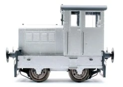 Ruston & Hornsby 48DS Dark Green ‘Sir William McAlpine’ (Enclosed Cab) Diesel Shunter -HORNBY Sales Store IMG 7115 7c6b746c 127b 4ec2 9865 342797b57cbb