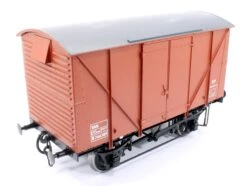 BR Standard Plywood Van Diagram 213 Bauxite B766389 -HORNBY Sales Store IMG 9351 5293cfb6 a742 4e51 b5d1 1c37febb8400