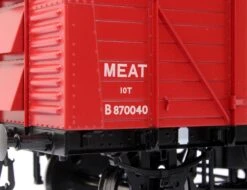 BR Meat Van Crimson 870040 -HORNBY Sales Store IMG 9406