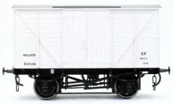 BR Insulated Van Diag 0251 White B872106 -HORNBY Sales Store IMG 9448 bff8d111 c39c 4f37 b925 828ed96f9e5f