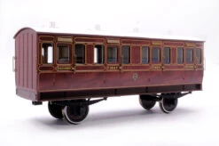 Stroudley 4 Wheel Suburban Oil Lit Composite Mahogany 404 - DCC & Light Bar Fitted -HORNBY Sales Store MG 1726 1806e65e 1296 4100 9c0d 3d1ac1c2aac1