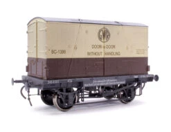 Conflat GWR & 3 Door Container BC-1386 - Weathered 5 Conflat GWR & 3 Door Container BC-1386 - Weathered -HORNBY Sales Store MG 4248