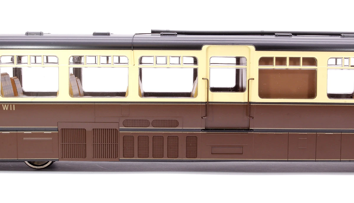 Streamlined Railcar W11 BR Lined Chocolate & Cream Diesel Locomotive - DCC Fitted 7 Streamlined Railcar W11 BR Lined Chocolate & Cream Diesel Locomotive - DCC Fitted - Image 7