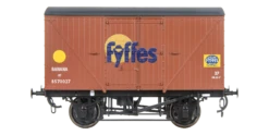 Banana Van Fyffes Bauxite Large Logo B570027 - Weathered